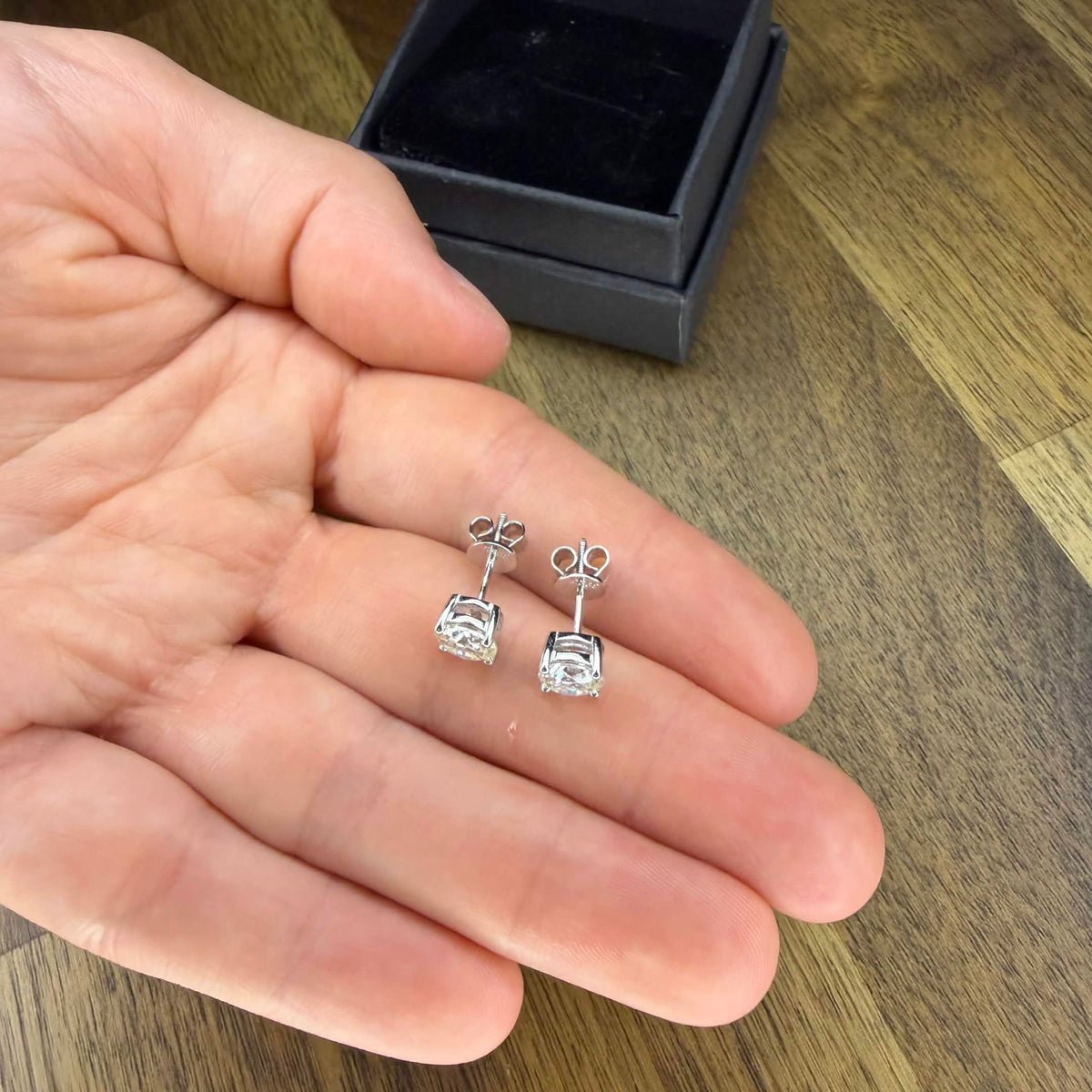 Moissanite stud Earrings